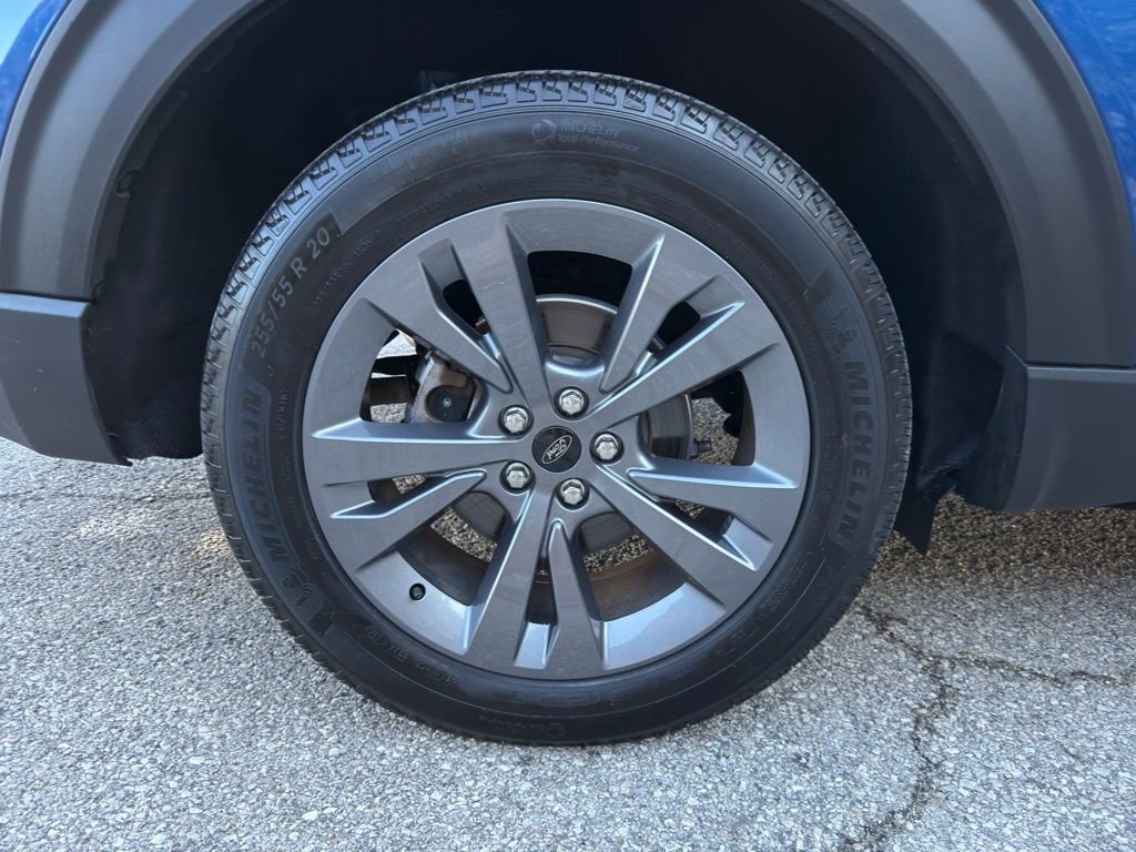 Certified 2022 Ford Explorer XLT w/ Equipment Group 202A image 27
