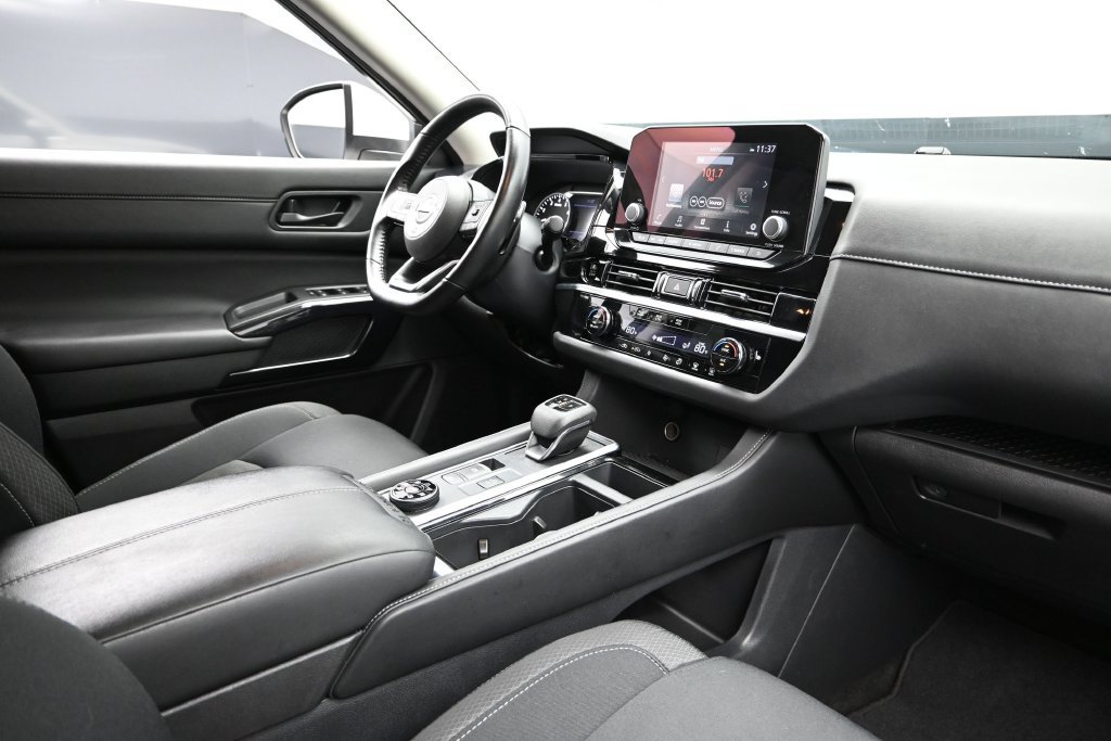 Used 2025 Nissan Pathfinder SV AWD/4WD image 10