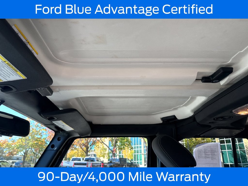 Used 2018 Jeep Wrangler Unlimited Sahara w/ Connectivity Group AWD/4WD image 16