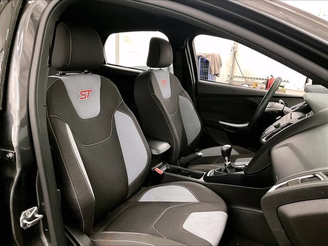 Certified 2017 Ford Focus ST FWD image 7