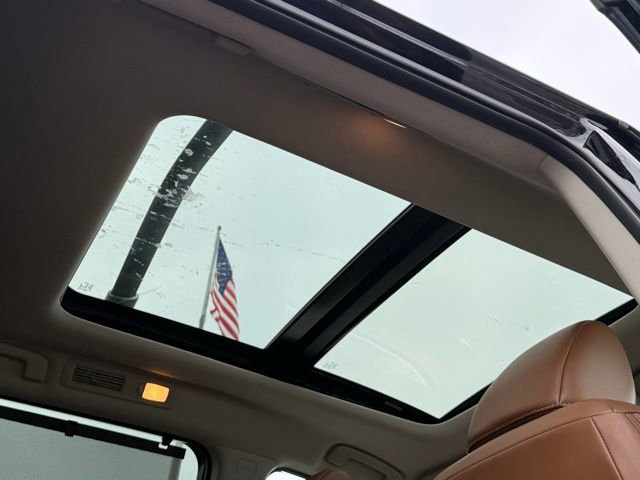 Used 2023 Nissan Pathfinder Platinum w/ Cargo Package image 17