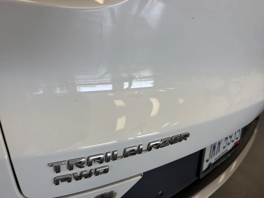 Used 2021 Chevrolet TrailBlazer LT w/ Sun and Liftgate Package AWD/4WD image 9