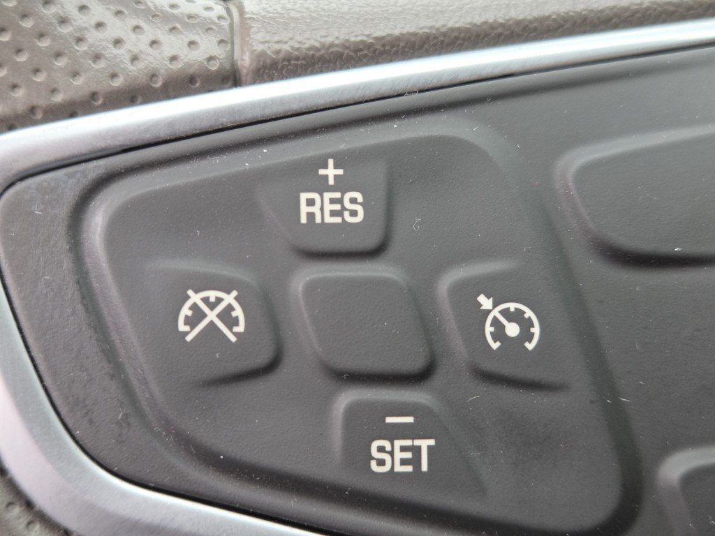 Used 2022 Chevrolet Malibu LT FWD image 12