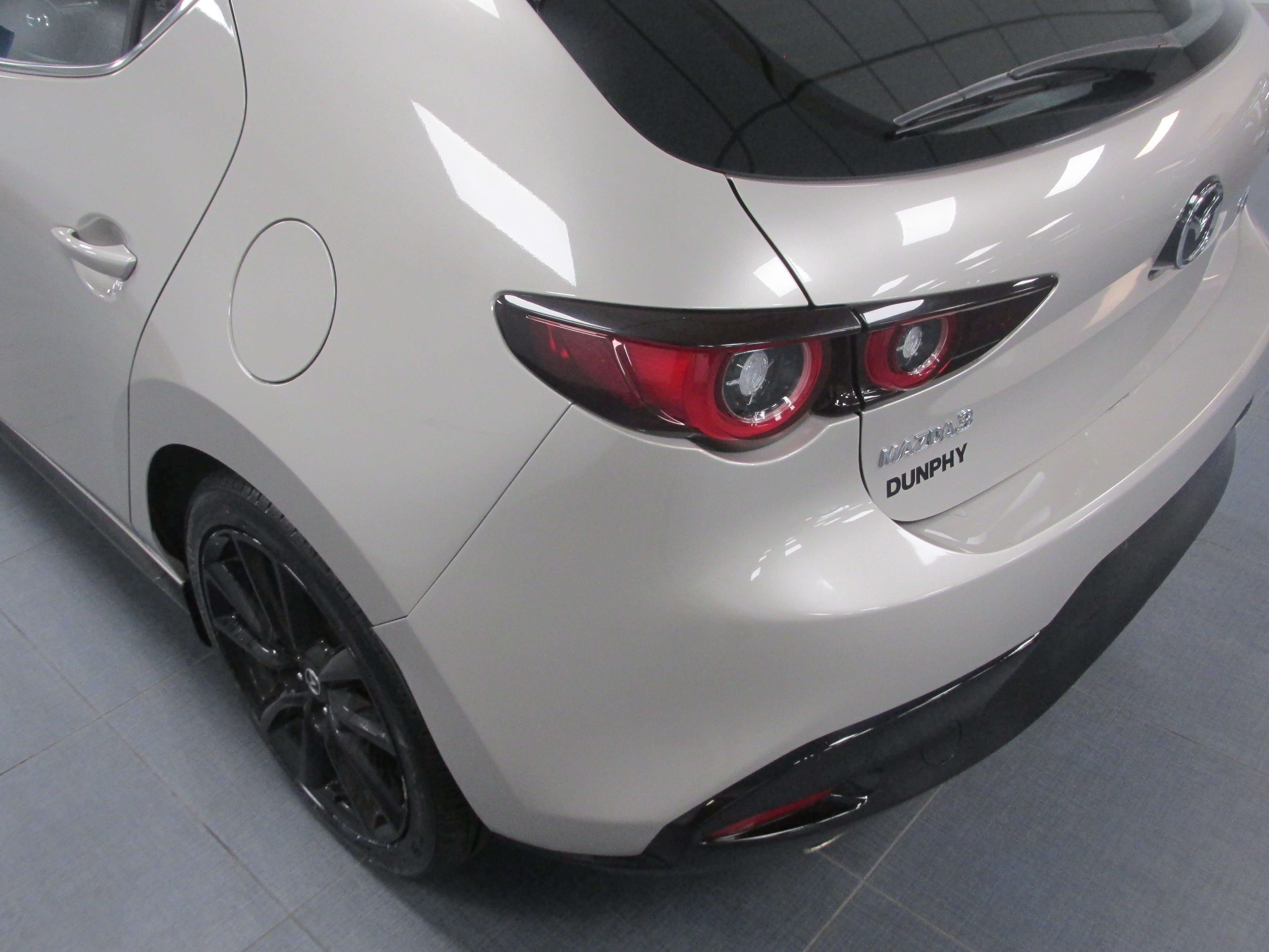 Used 2024 MAZDA MAZDA3 s FWD image 7