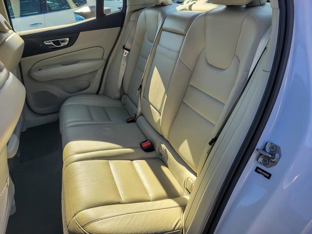 Used 2021 Volvo S60 T5 Momentum image 16