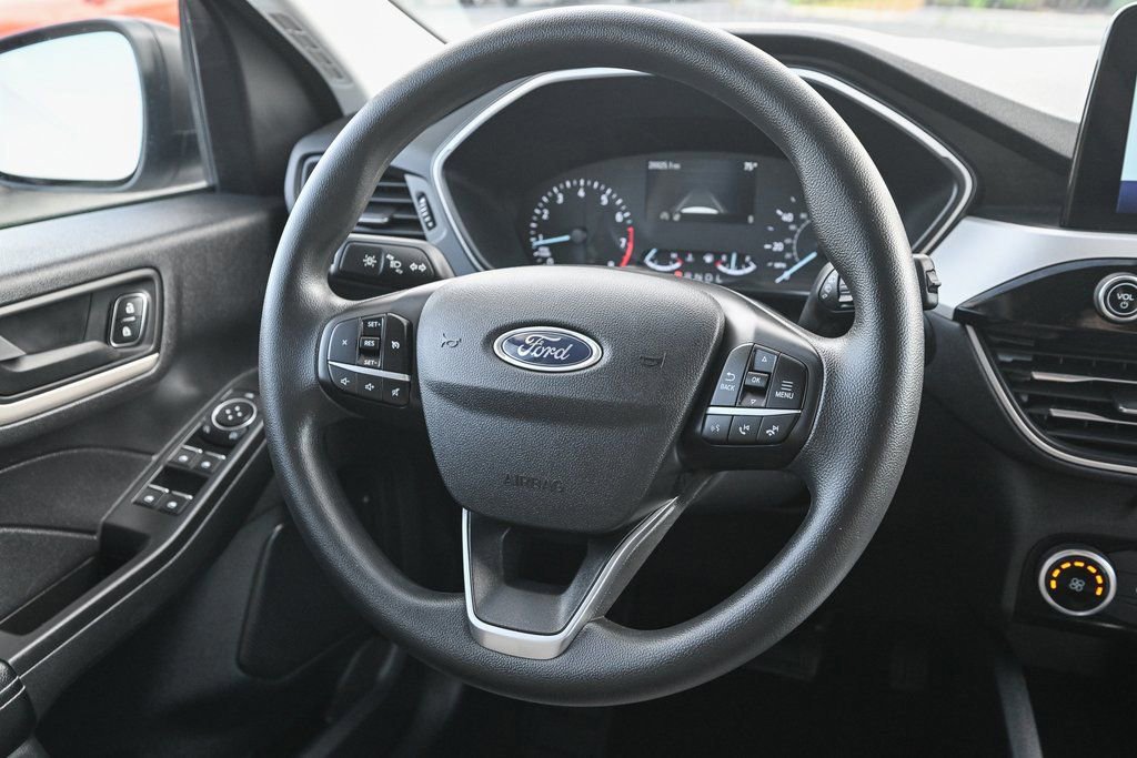 Certified 2022 Ford Escape SE image 34