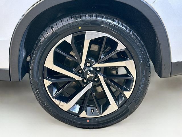 Used 2023 Mitsubishi Outlander SE image 7