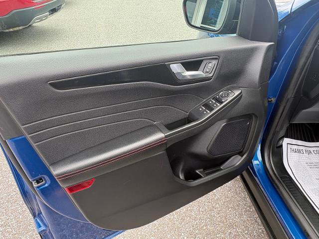 Certified 2022 Ford Escape SEL w/ SEL Stealth AWD Package image 9