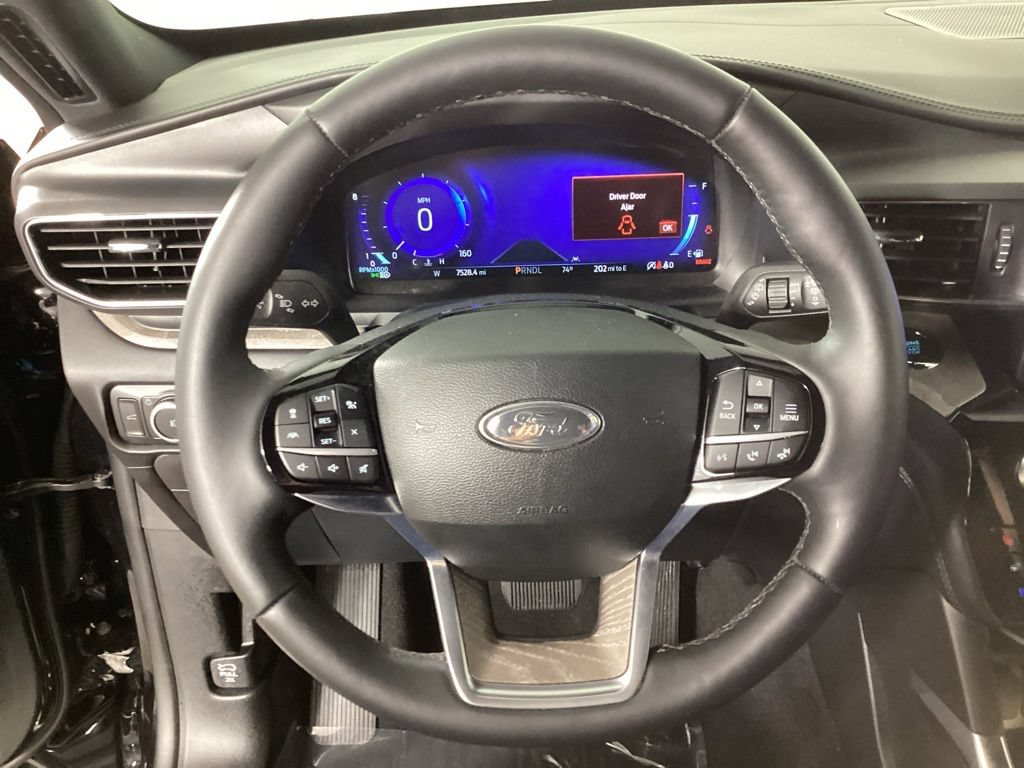 Certified 2023 Ford Explorer Platinum w/ Technology Package AWD/4WD image 23