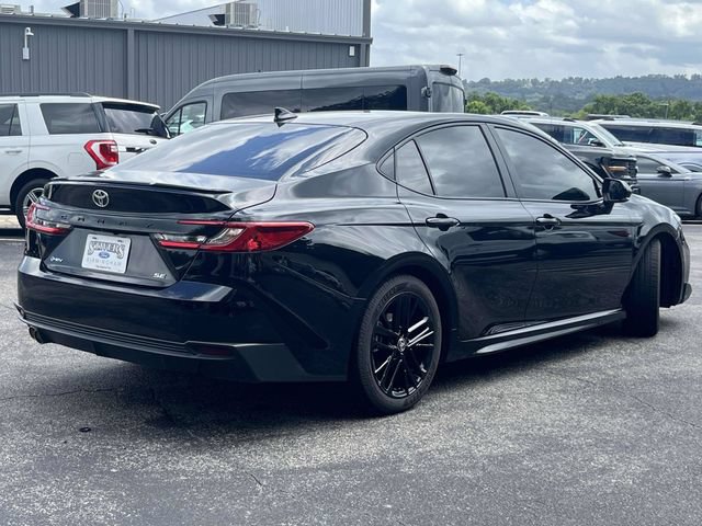 Used 2025 Toyota Camry SE w/ Convenience Package FWD image 3