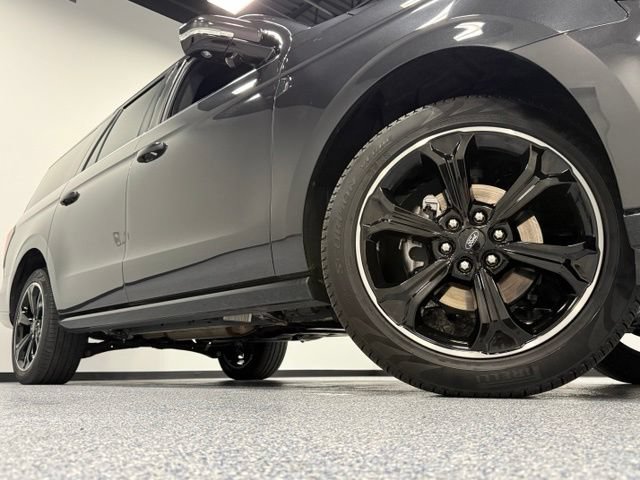 Certified 2024 Ford Expedition Max Limited RWD image 3