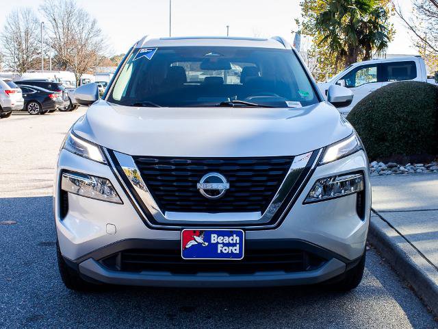 Used 2022 Nissan Rogue SV w/ SV Premium Package image 2