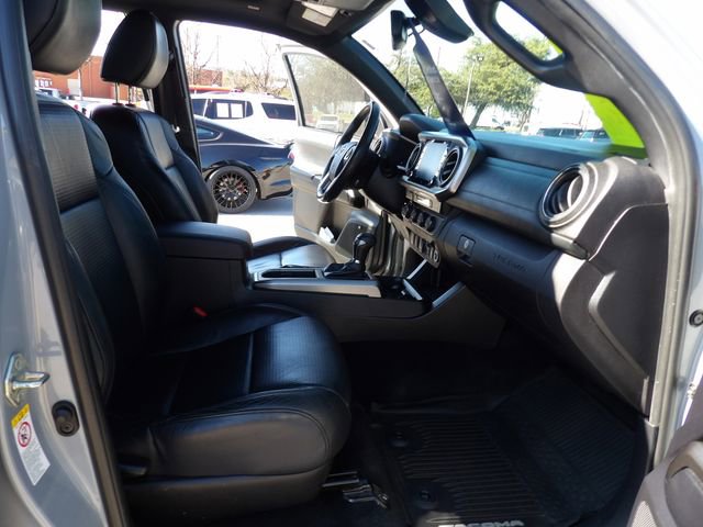 Used 2020 Toyota Tacoma Limited image 35