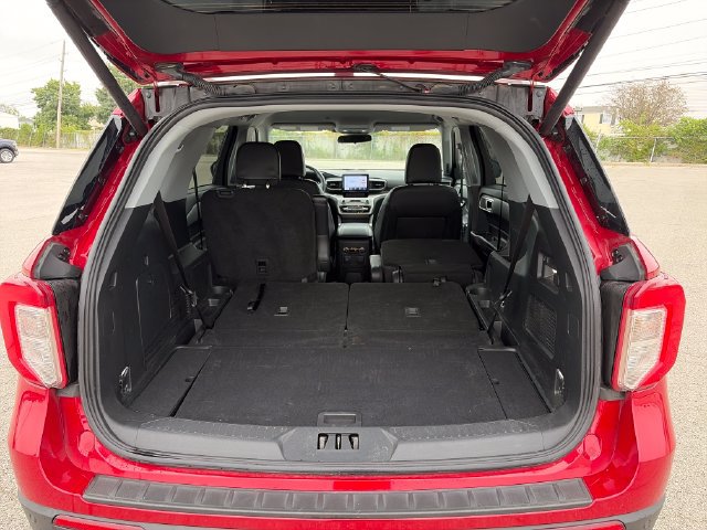 Certified 2024 Ford Explorer XLT w/ Equipment Group 202A AWD/4WD image 31