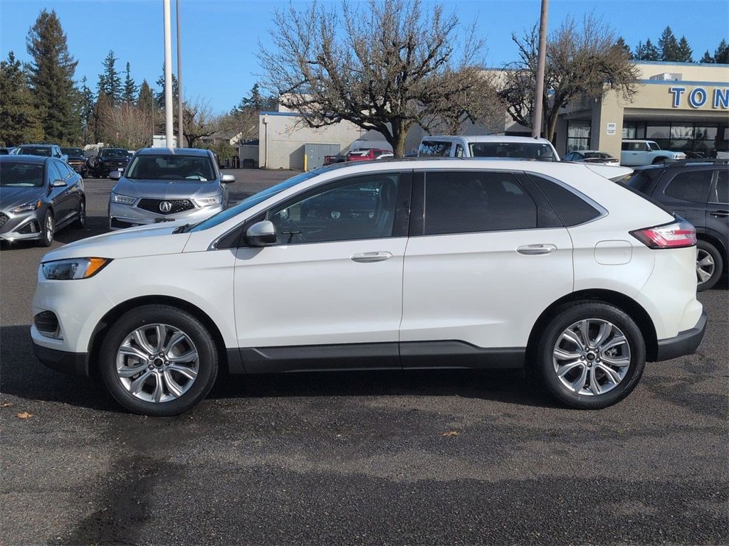 Certified 2023 Ford Edge Titanium w/ Class II Trailer Tow Package image 2