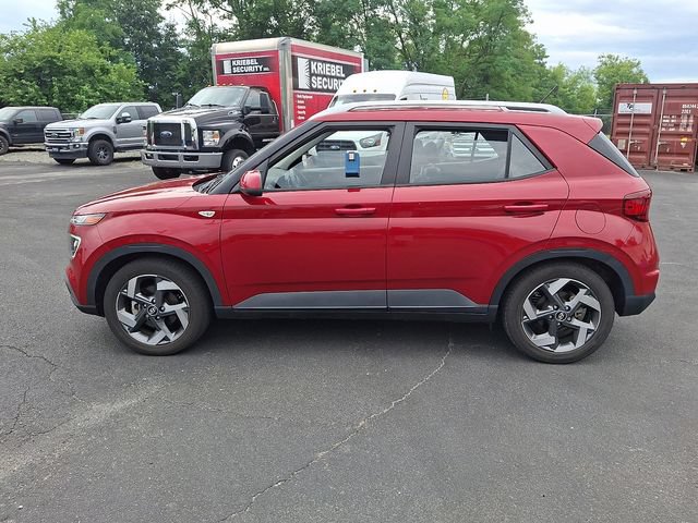 Used 2023 Hyundai Venue Limited FWD image 7
