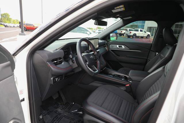 Certified 2025 Ford Explorer ST-Line w/ ST-Line Street Pack AWD/4WD image 18