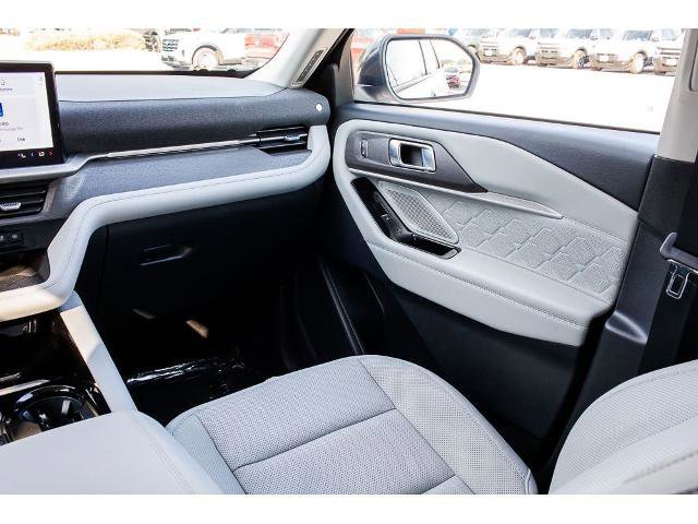 Certified 2025 Ford Explorer Platinum w/ Ultimate Package image 16