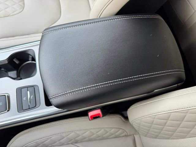 Certified 2024 Ford Edge Titanium w/ Equipment Group 301A image 21