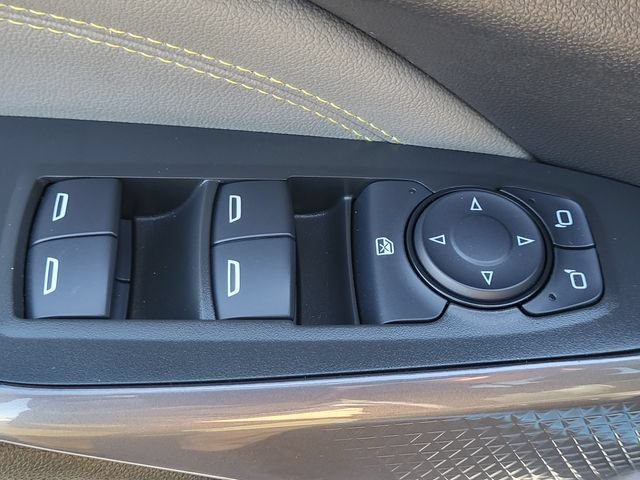 Used 2025 Chevrolet Trax ACTIV FWD image 14