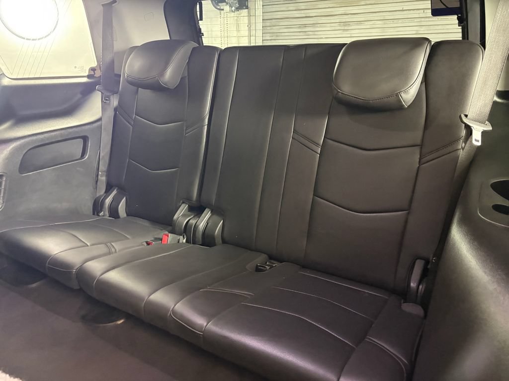 Used 2020 Cadillac Escalade Luxury AWD/4WD image 30
