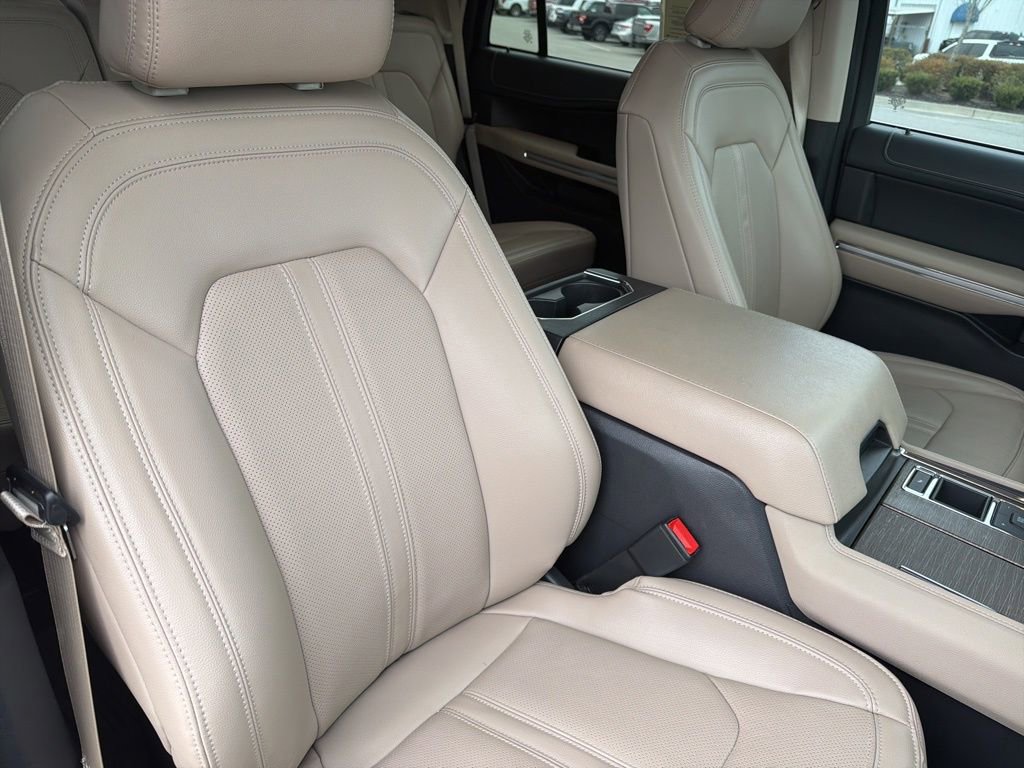 Certified 2024 Ford Expedition Limited image 32