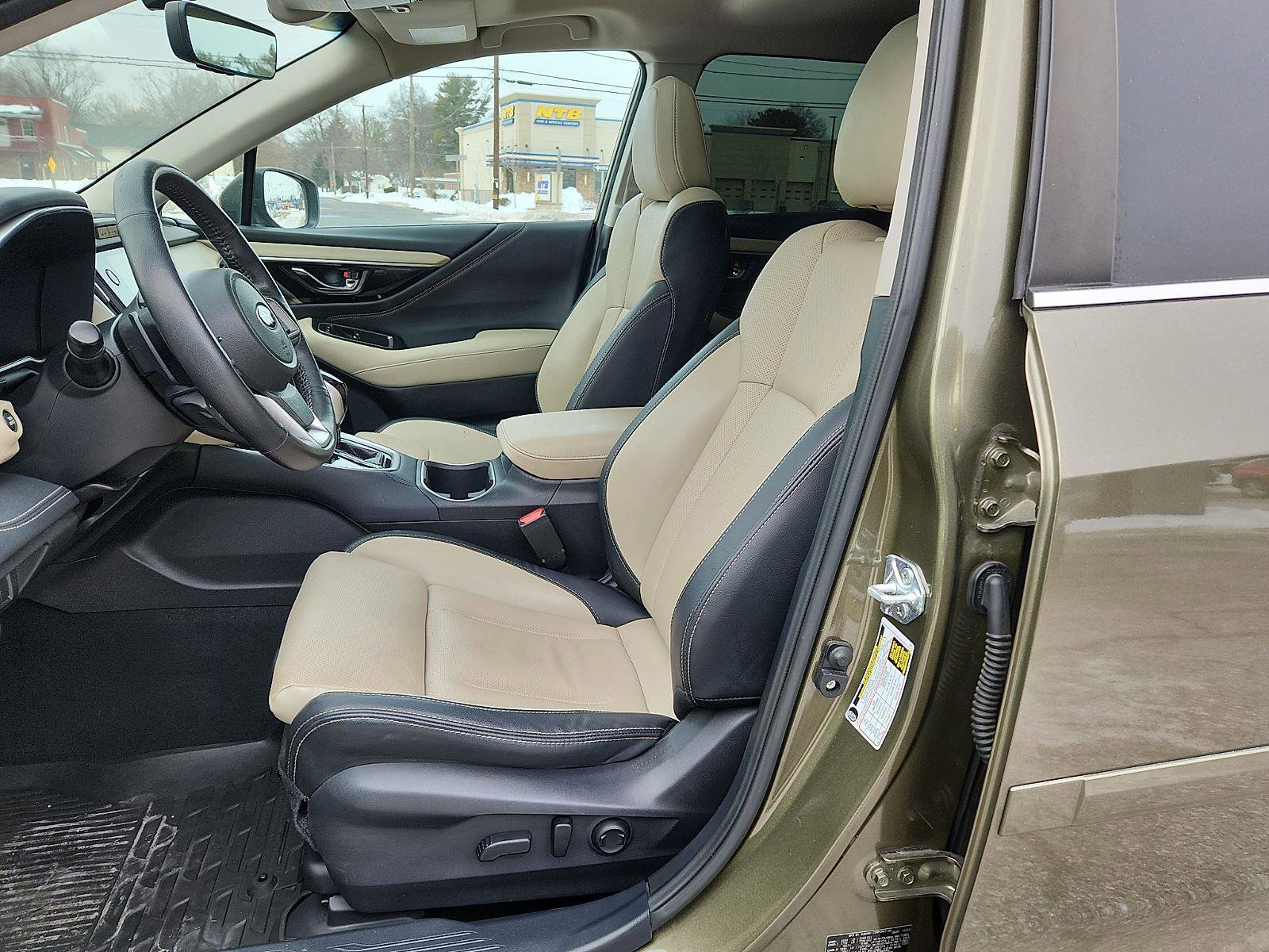 Used 2022 Subaru Outback Limited image 13