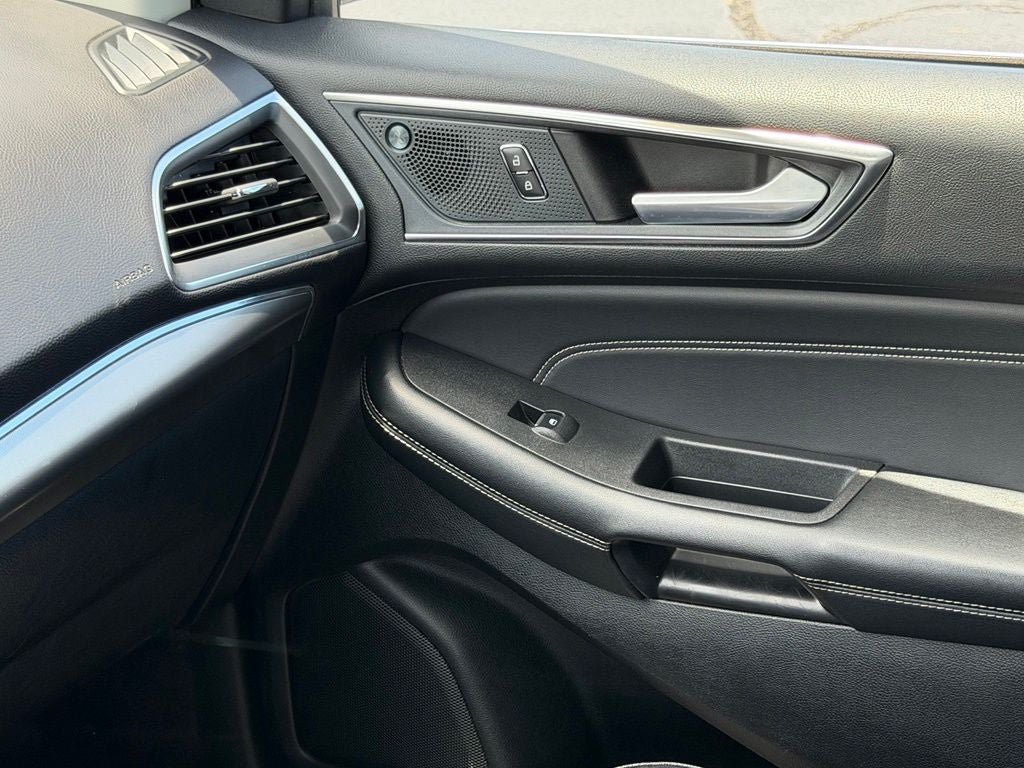 Certified 2024 Ford Edge Titanium AWD/4WD image 40