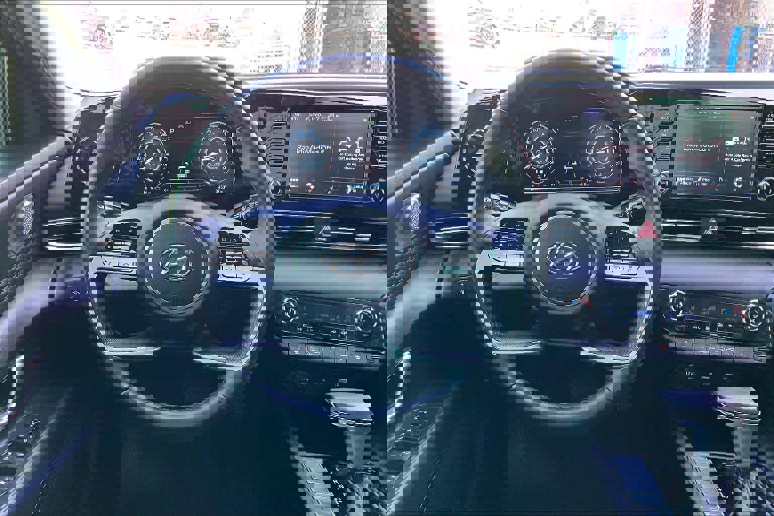 Used 2022 Hyundai Elantra SEL w/ Convenience + Premium Package image 8