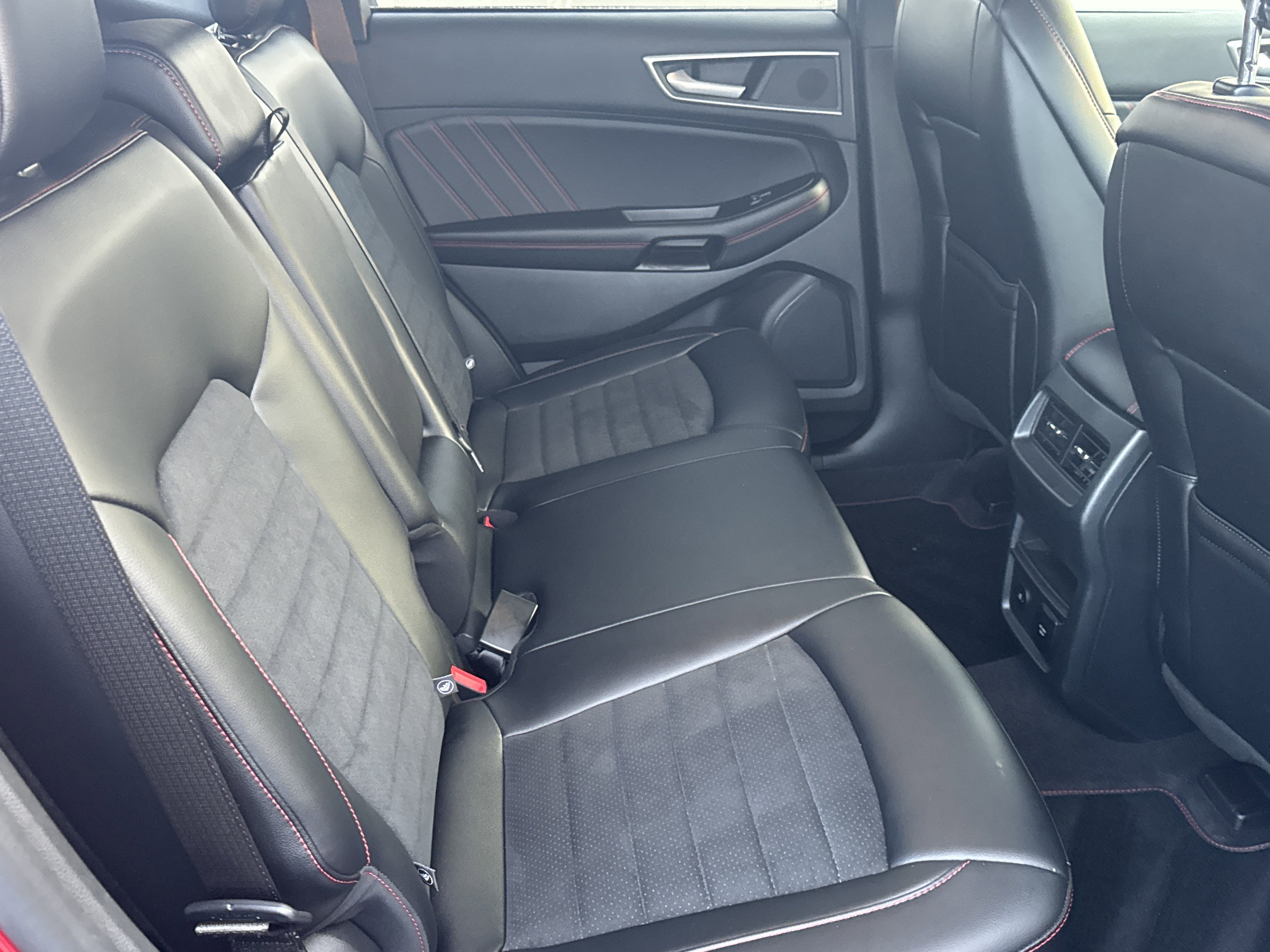 Certified 2024 Ford Edge ST-Line image 18