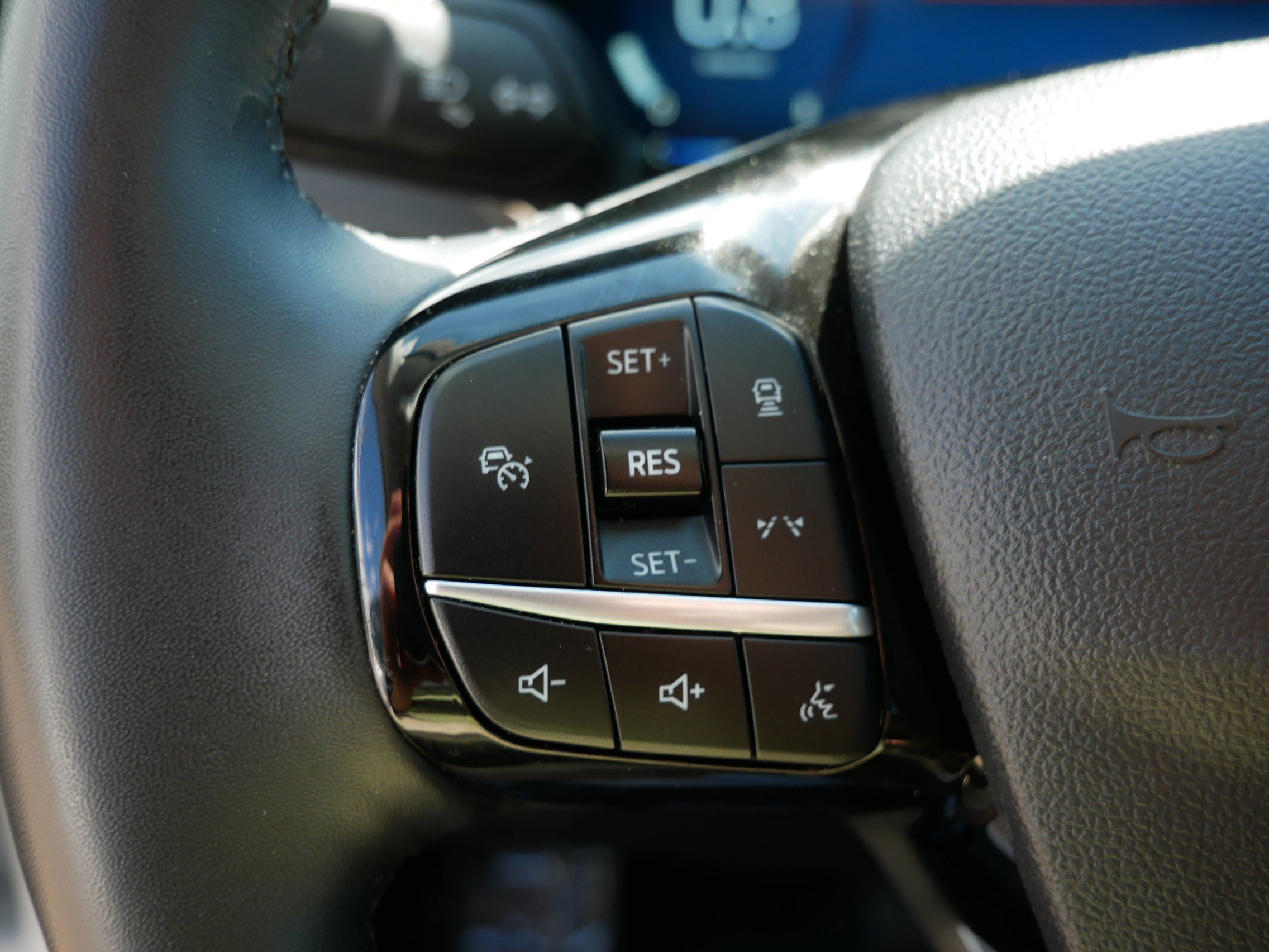 Certified 2024 Ford Escape Platinum AWD/4WD image 28