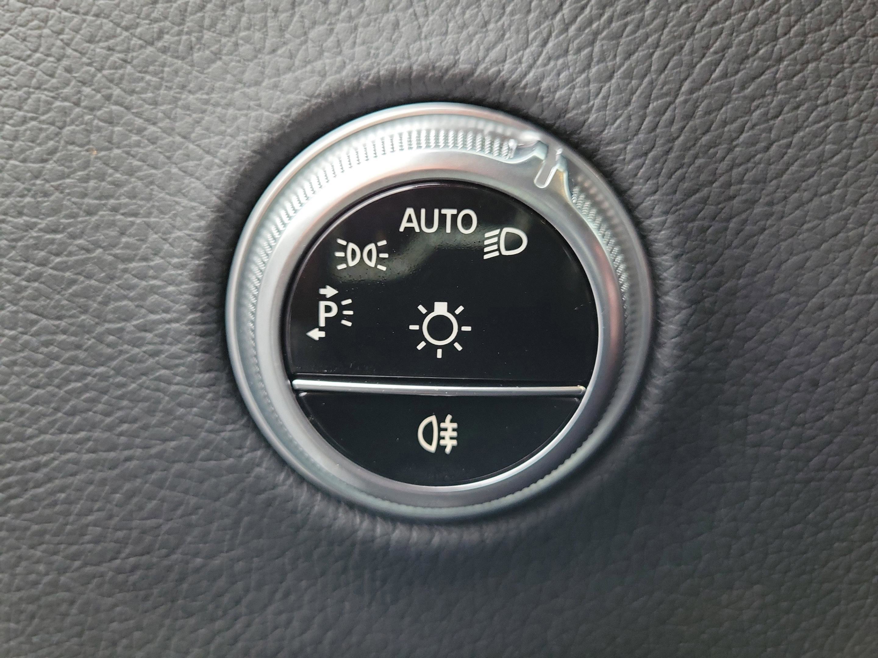 Used 2023 Mercedes-Benz GLC 300 GLC 300 image 16