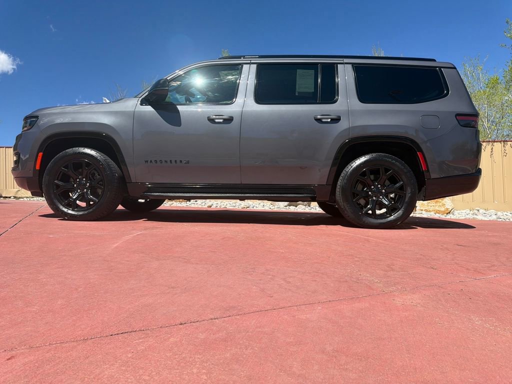 Used 2023 Jeep Wagoneer Series II image 2