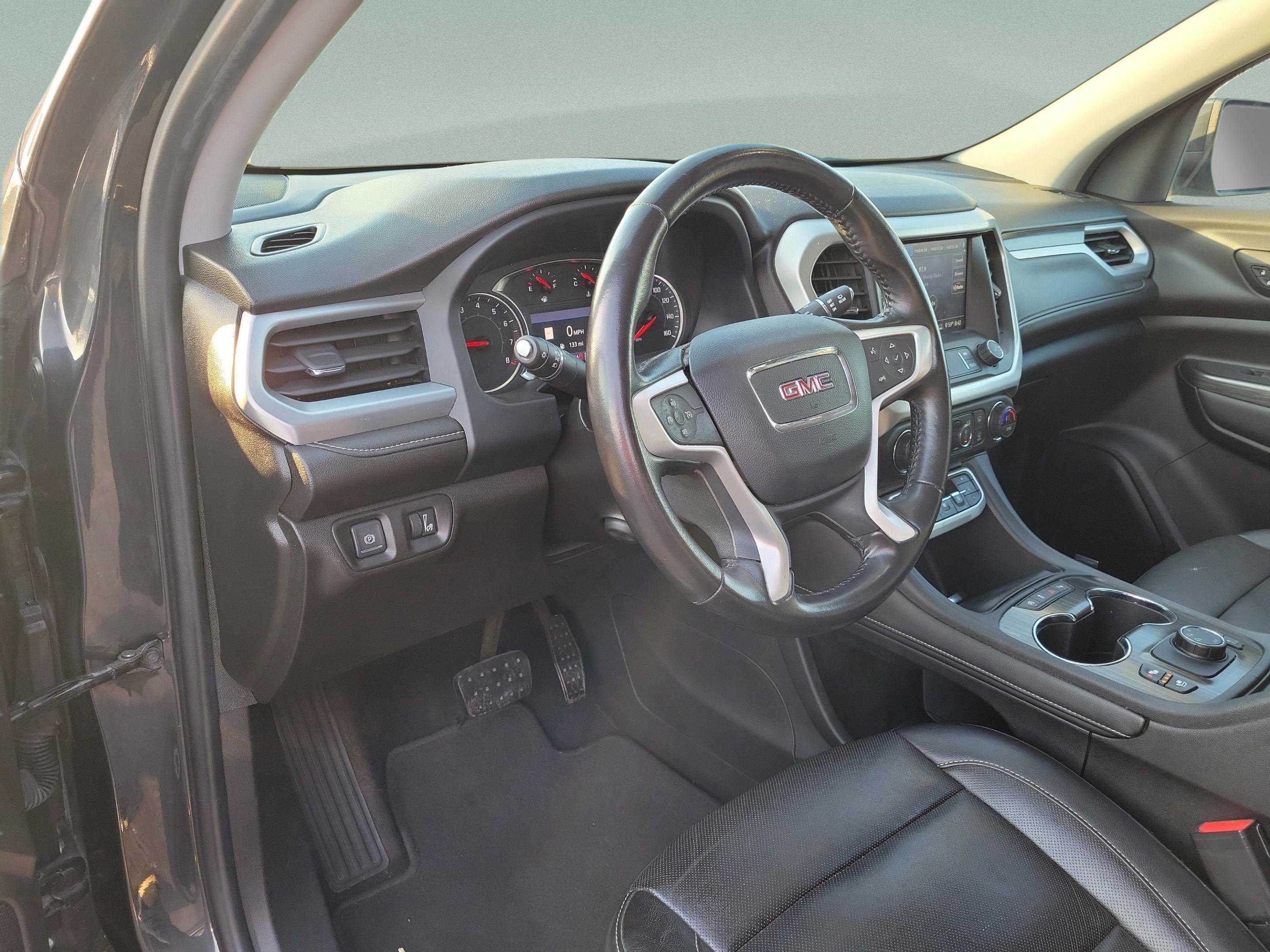Used 2020 GMC Acadia SLT w/ Premium Package image 16