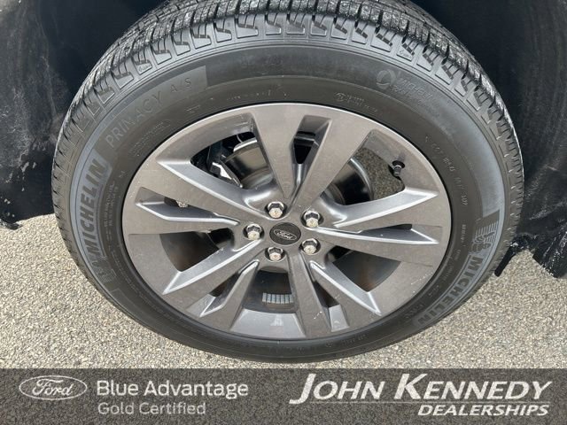 Certified 2022 Ford Explorer XLT w/ Equipment Group 202A image 10