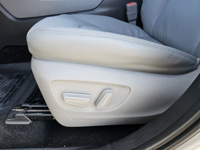 Used 2024 Toyota Highlander LE image 13