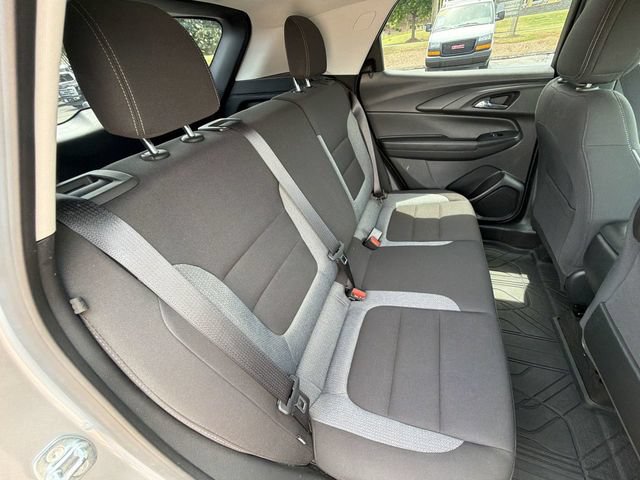 Used 2023 Chevrolet TrailBlazer LT FWD image 25