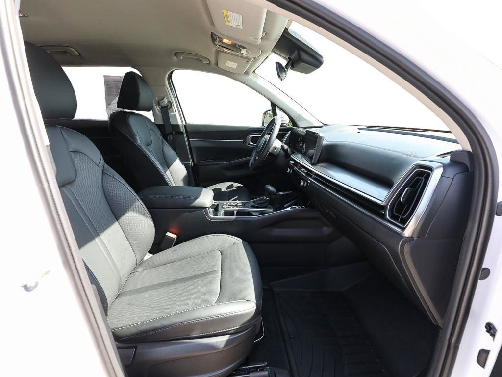 Used 2025 Kia Sorento S AWD/4WD image 22
