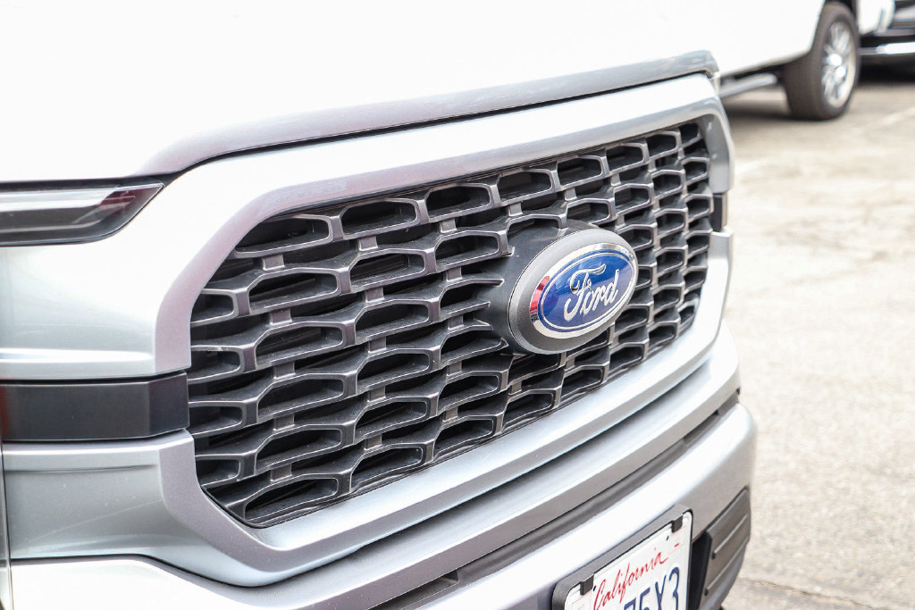 Certified 2023 Ford F150 XL w/ STX Appearance Package AWD/4WD image 4
