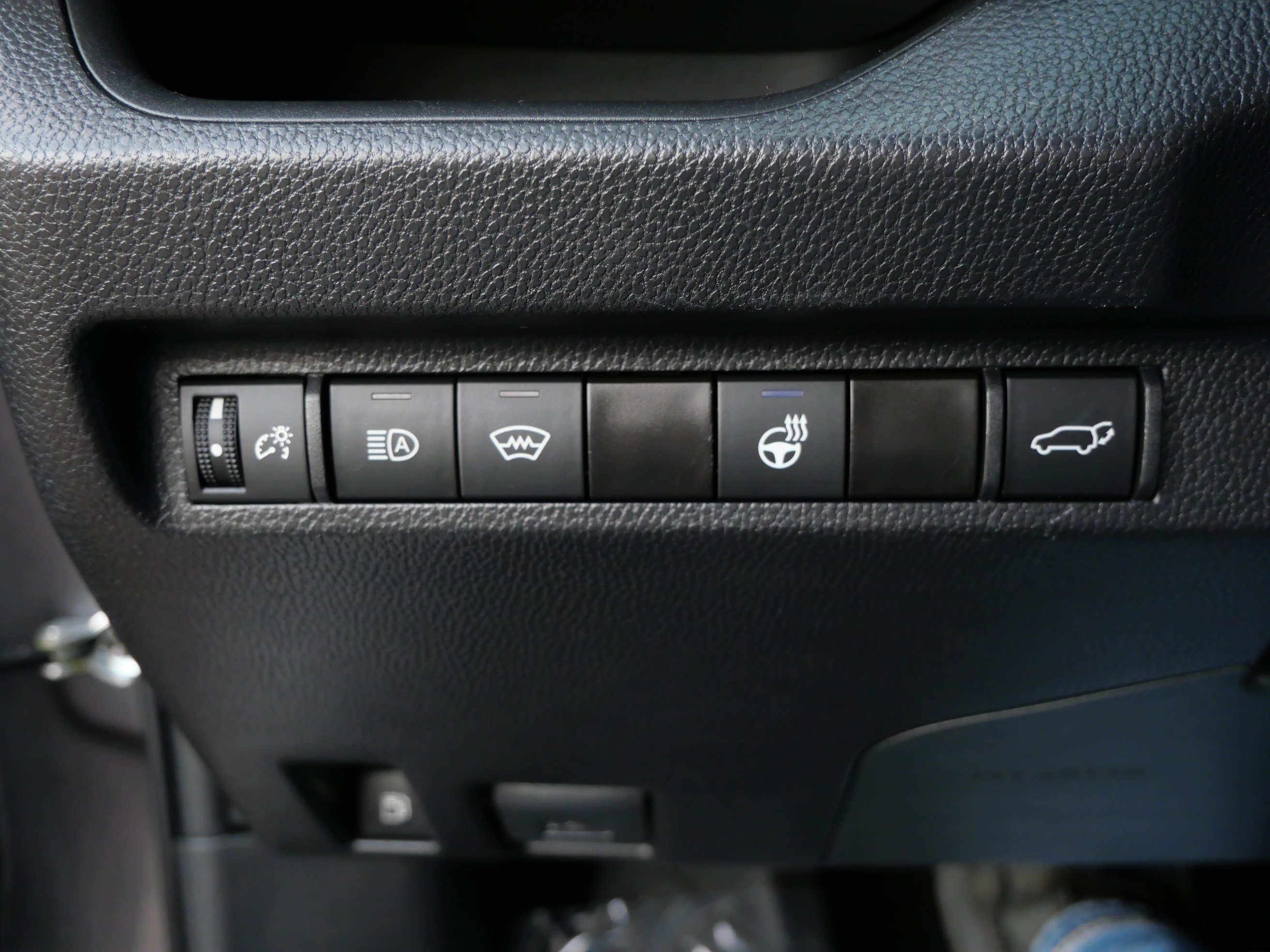 Used 2024 Toyota RAV4 XLE w/ Convenience Package AWD/4WD image 26