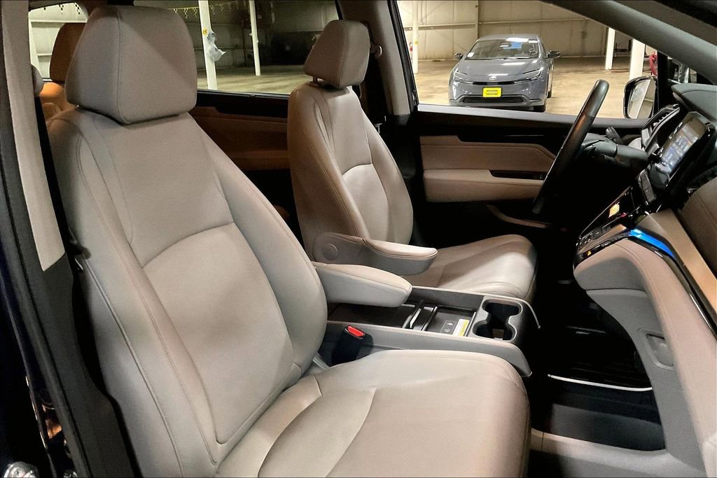 Used 2018 Honda Odyssey Elite image 7