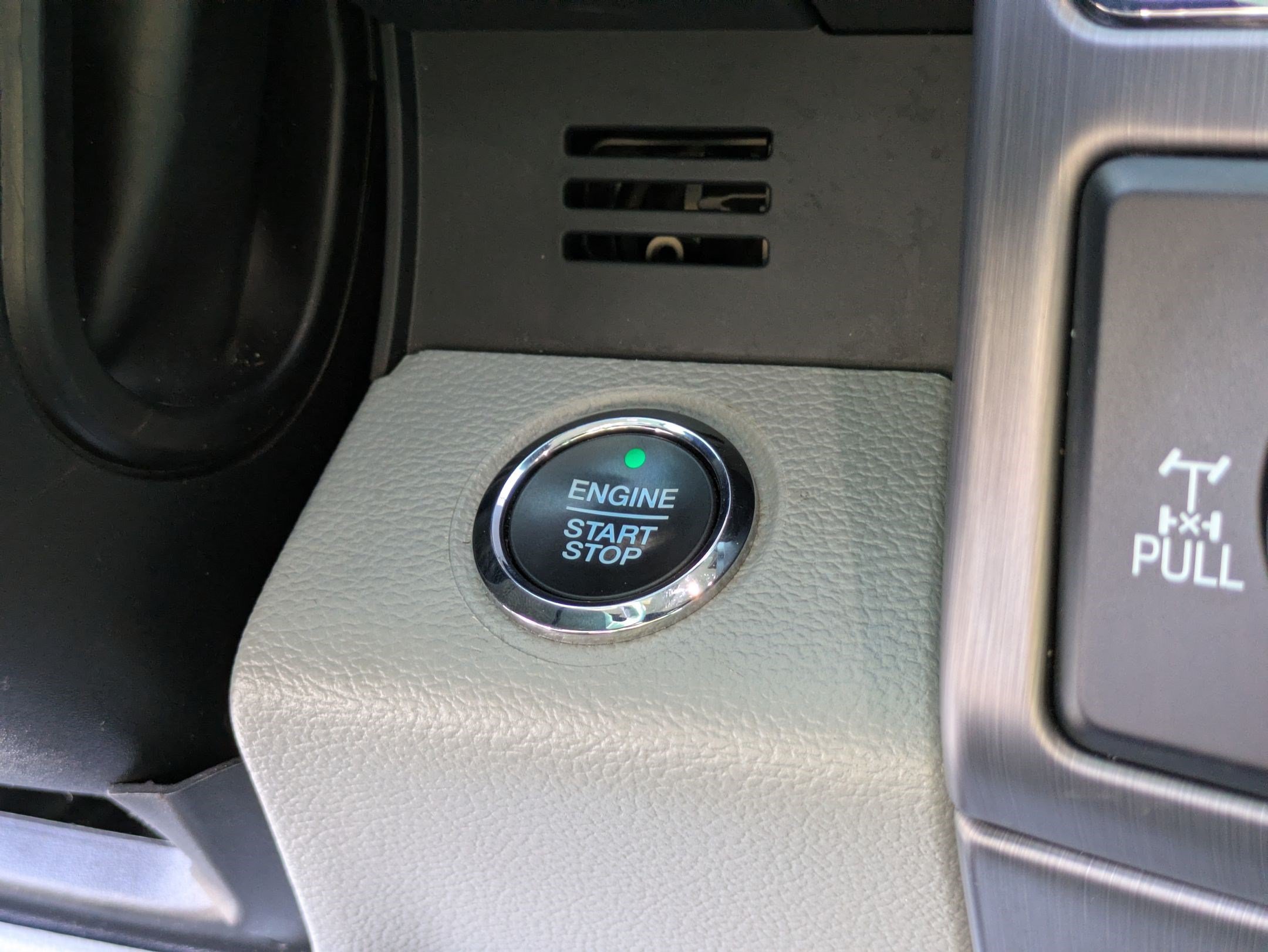 Certified 2022 Ford F350 Limited AWD/4WD image 24