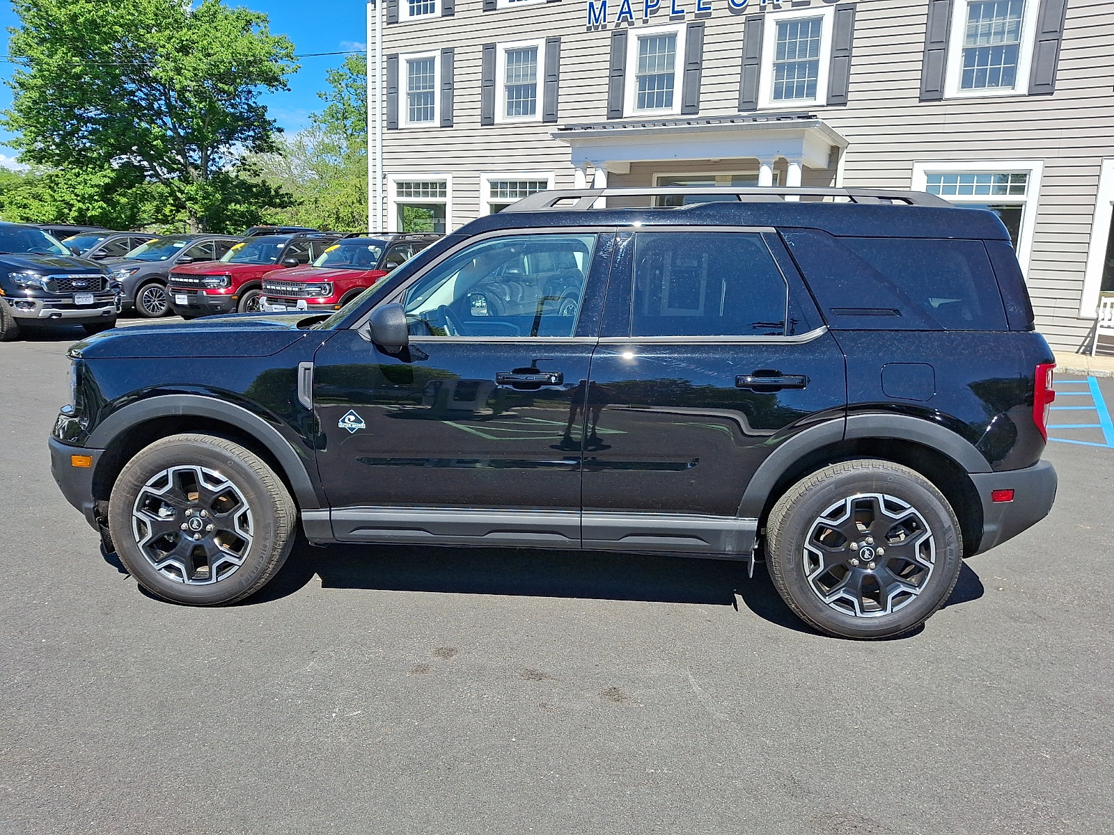 Certified 2025 Ford Bronco Sport Outer Banks w/ Outer Banks Tech Package+ AWD/4WD image 8