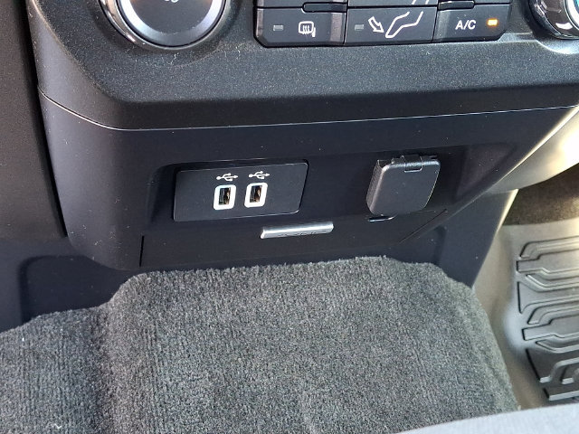 Certified 2017 Ford F250 XLT w/ XLT Value Package AWD/4WD image 26
