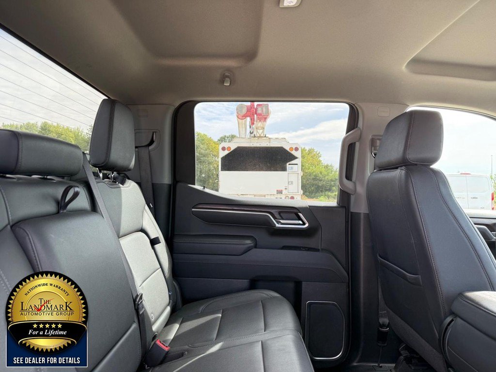 Used 2025 GMC Sierra 1500 SLT AWD/4WD image 17