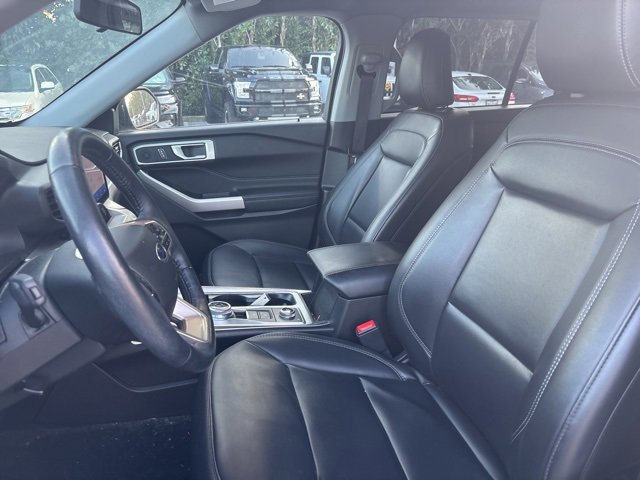 Certified 2022 Ford Explorer XLT w/ Equipment Group 202A image 6