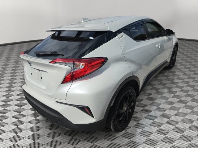 Used 2020 Toyota C-HR LE FWD image 4
