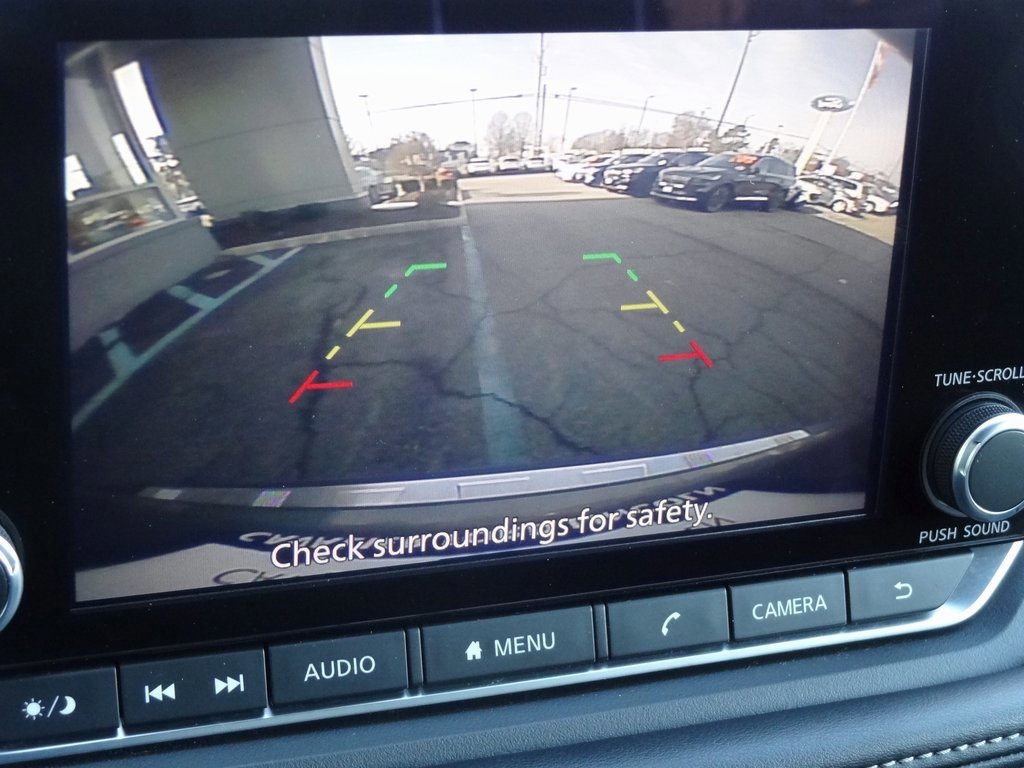 Used 2023 Nissan Rogue SV image 29