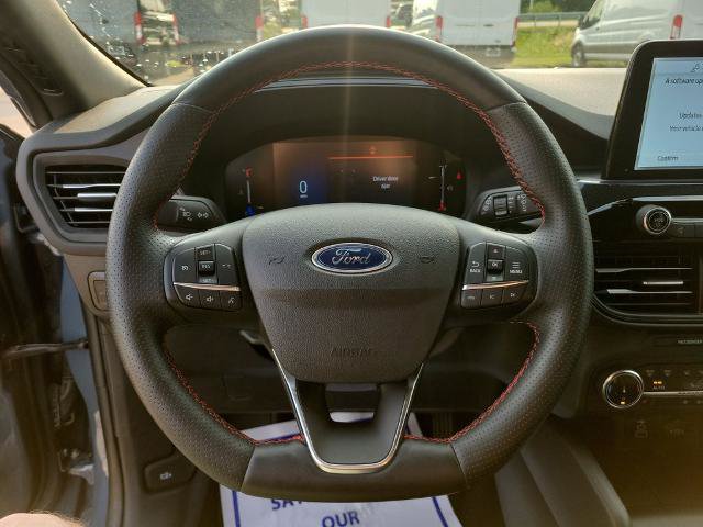 Certified 2025 Ford Escape ST-Line Select AWD/4WD image 19
