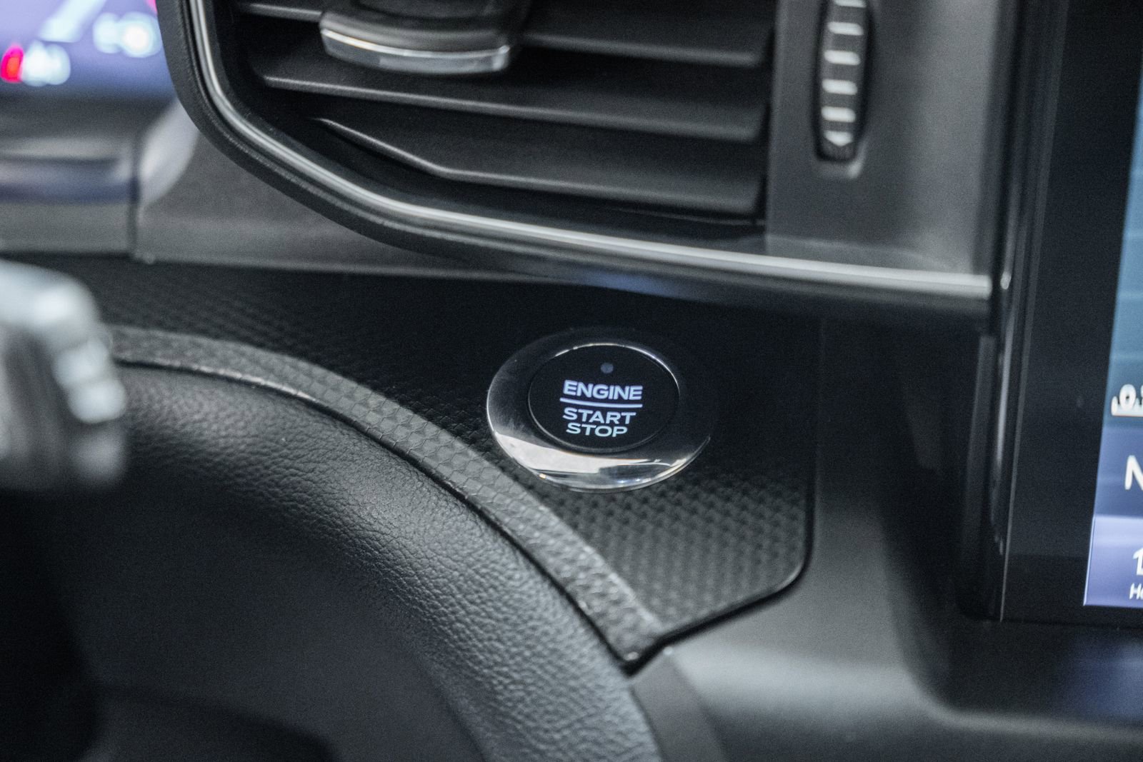 Certified 2020 Ford Explorer ST w/ ST Street Pack image 32